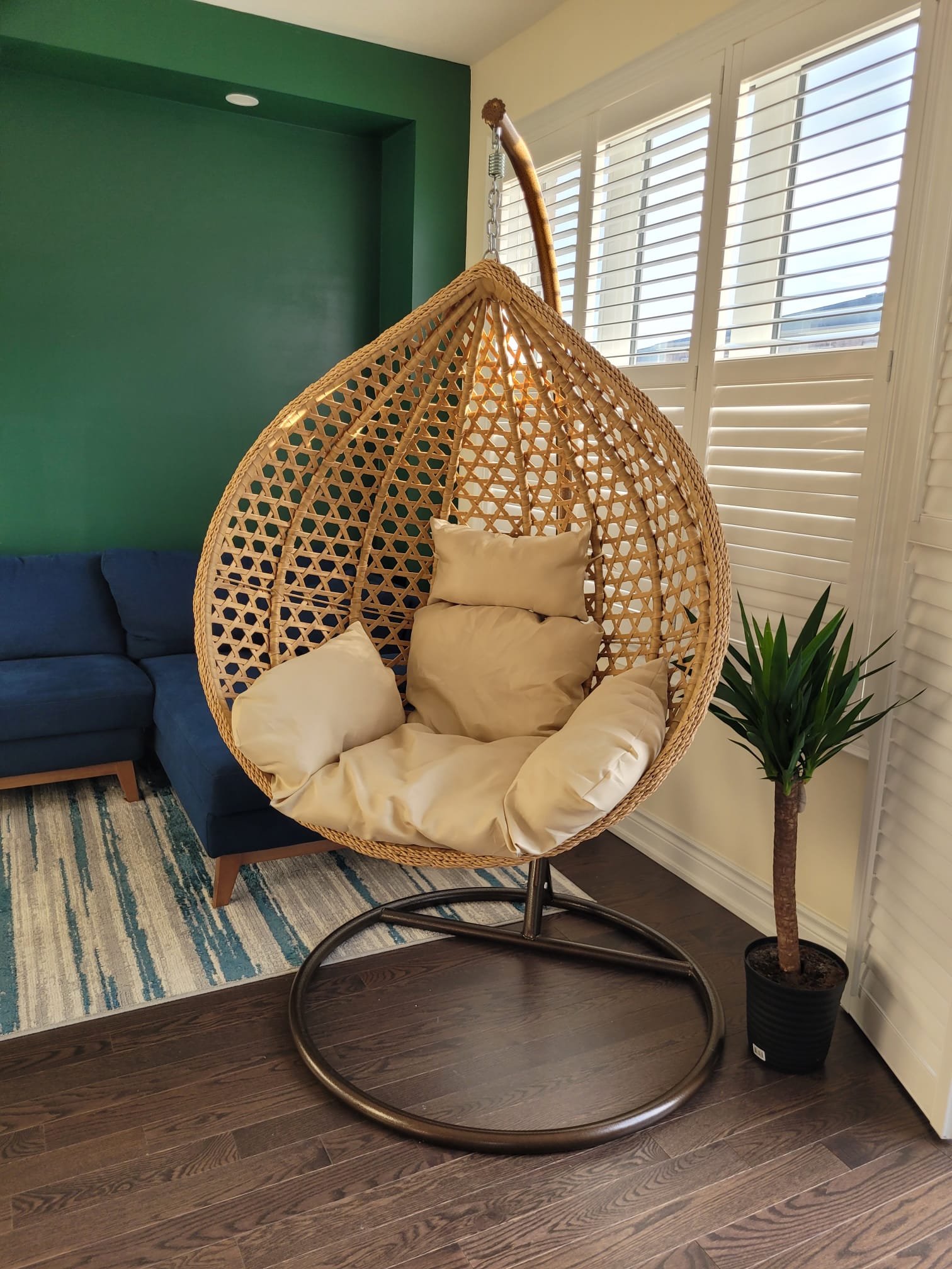ARDYNAMIC AMARA EGG SWING CHAIR LIGHT BROWN
