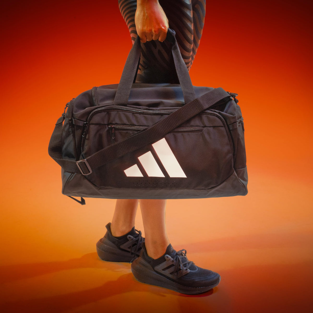 Adidas Unisex-Adult Defender 5 Small Duffel Bag, Crystal Linen/Trace Khaki, One Size Fits All