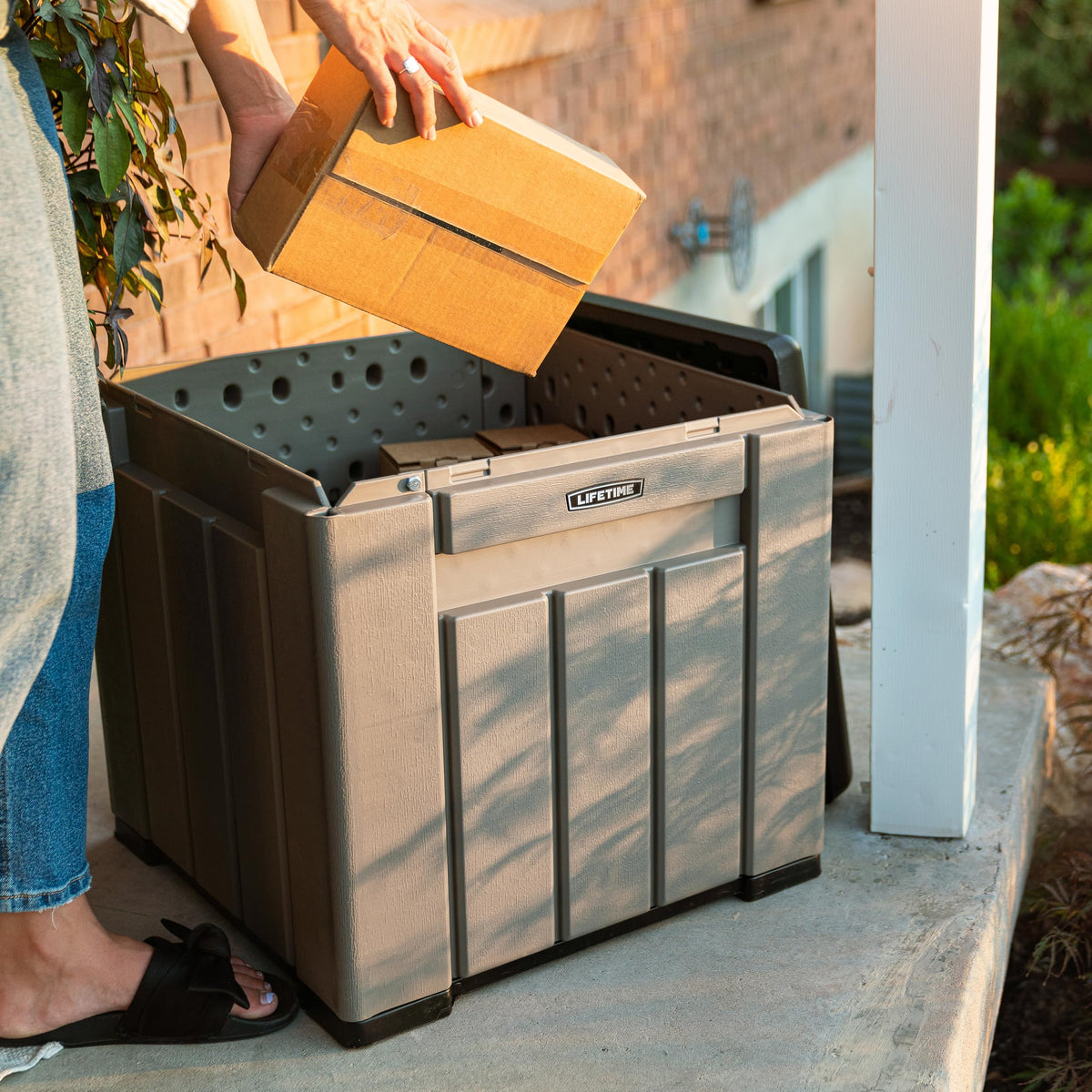 LIFETIME 25 Gallon Outdoor Storage Cube, Deckbox, Brown lid, Storage Box for Gardening Tools, Pool Supplies, Patio Furniture & More