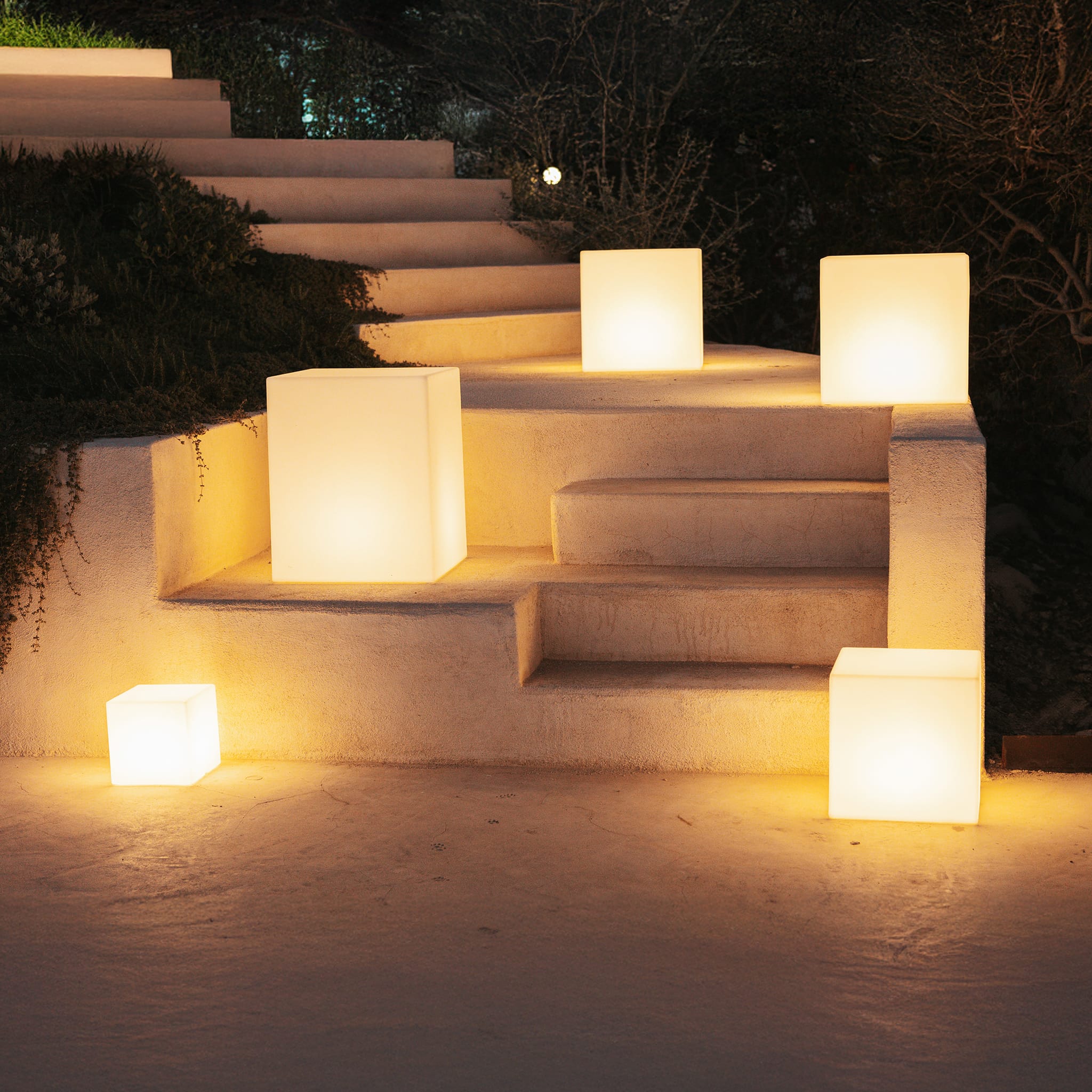 Cuby Solar & Rechargeable Cube Lamp