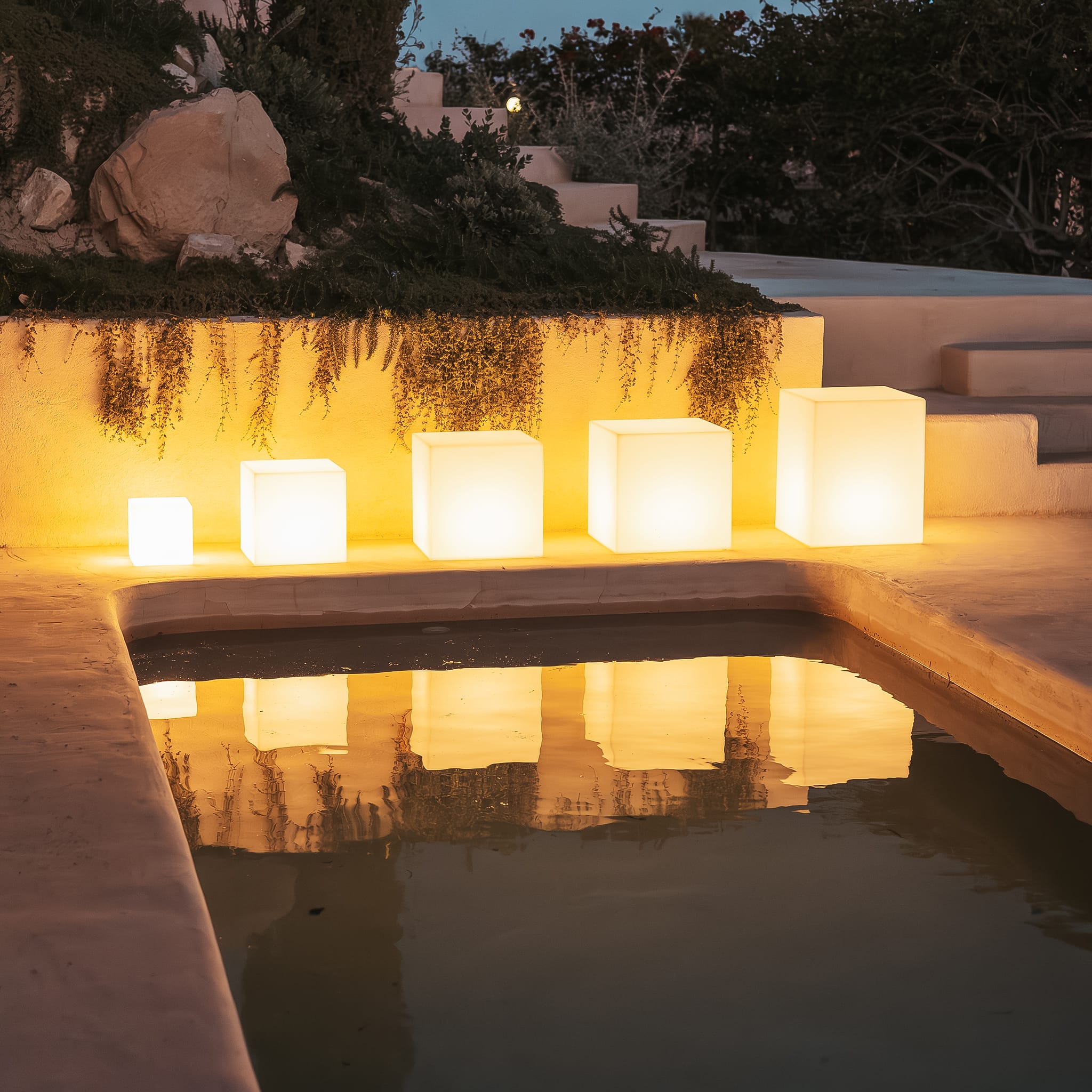 Cuby Solar & Rechargeable Cube Lamp