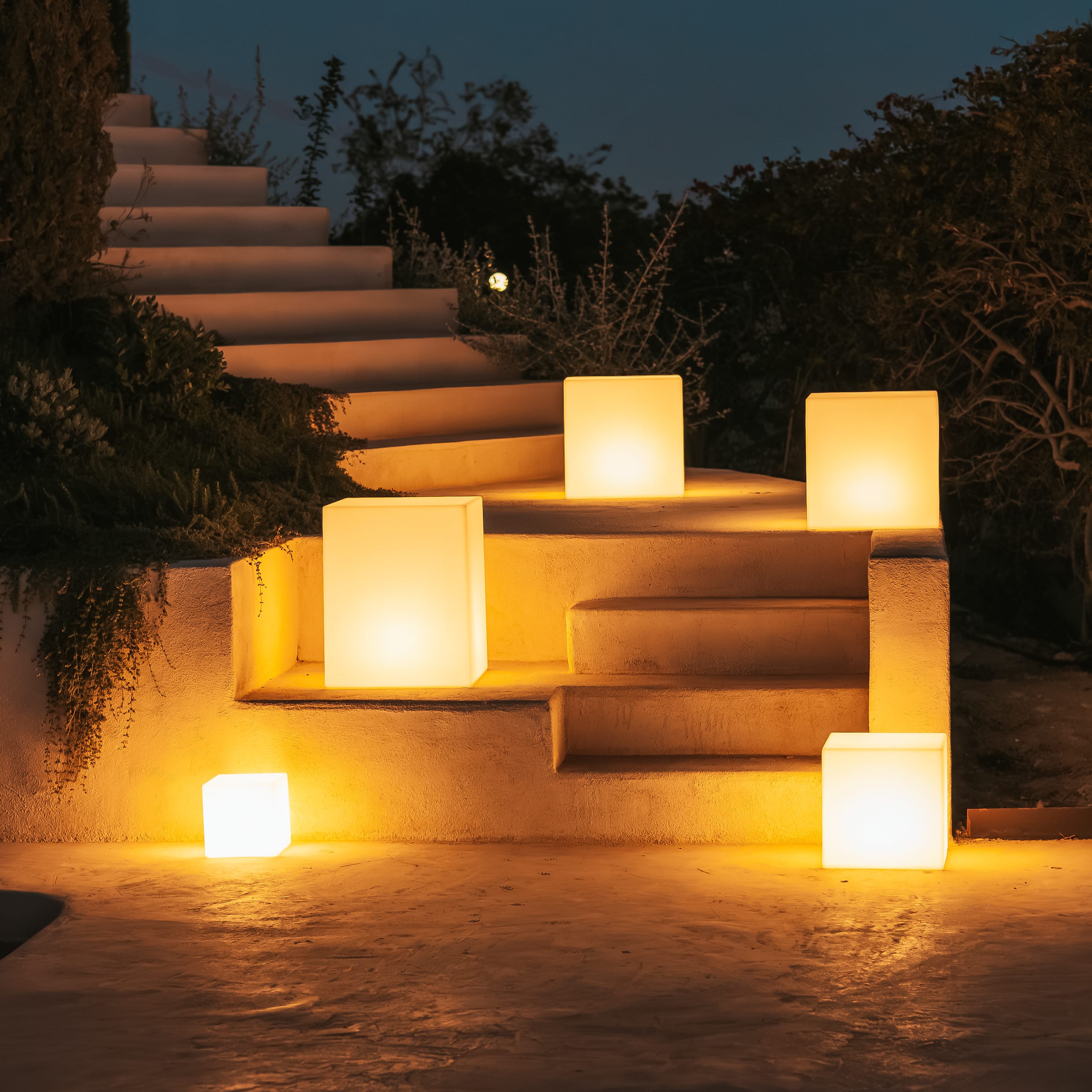 Cuby Solar & Rechargeable Cube Lamp