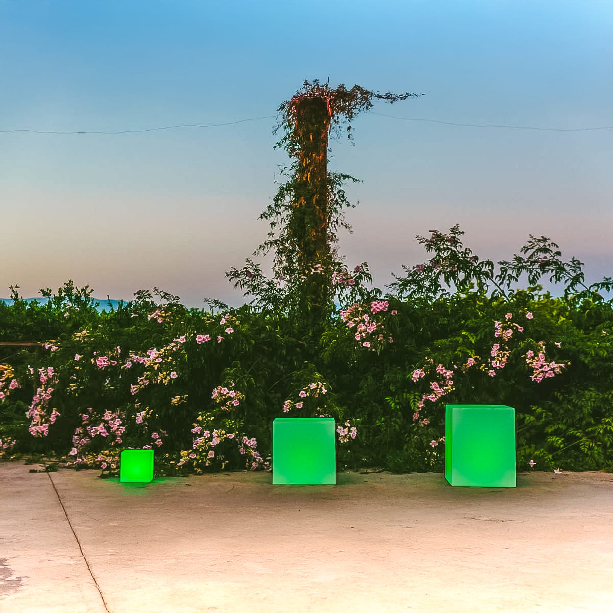 Cuby Solar & Rechargeable Cube Lamp