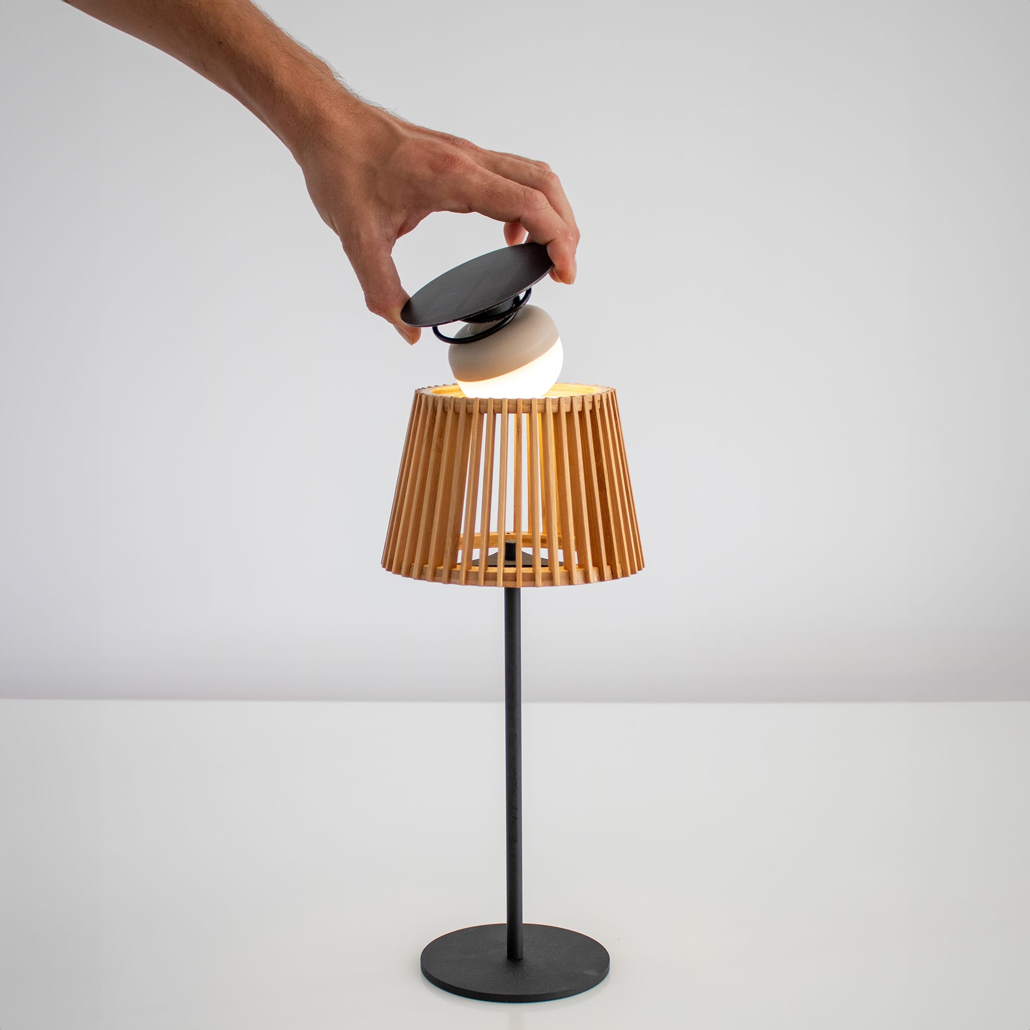 Okinawa Solar-charged Table Lamp
