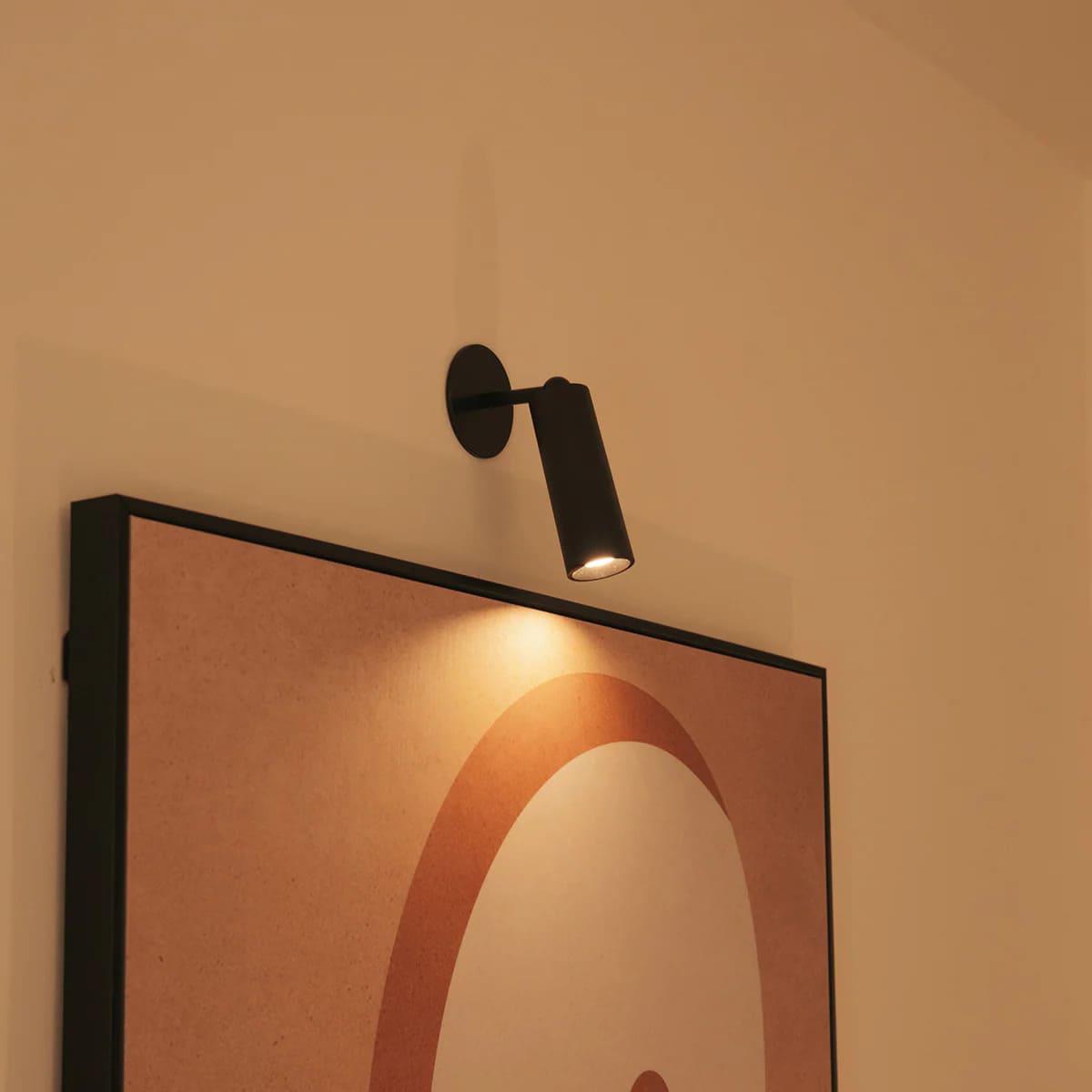 Roll Wall-Mounted Rechargeable Lamp