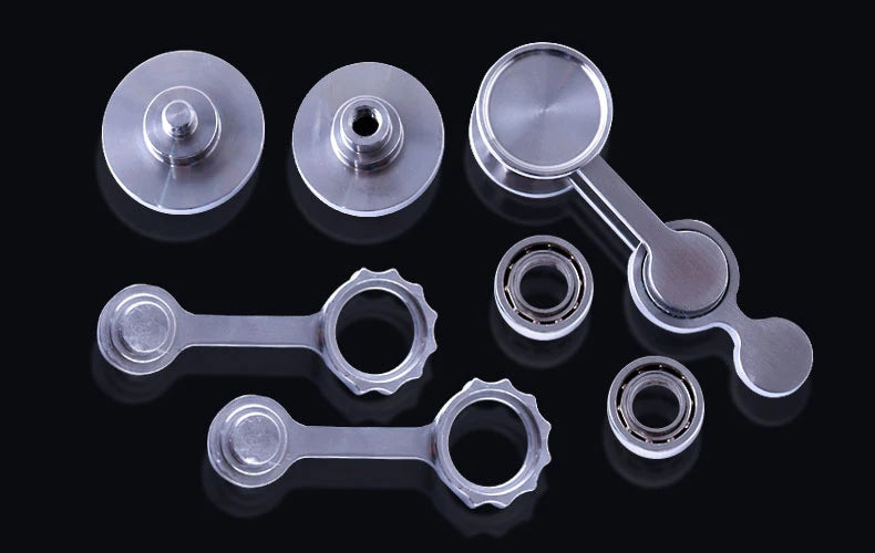 Newton's Chaos Pendulum Spinner