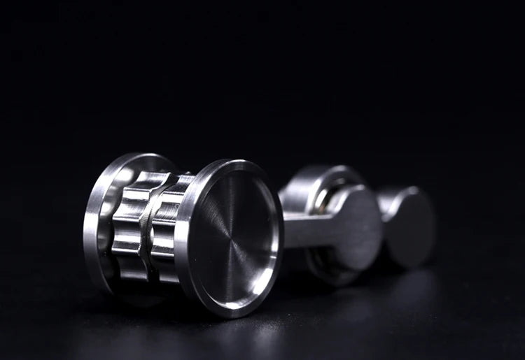 Newton's Chaos Pendulum Spinner