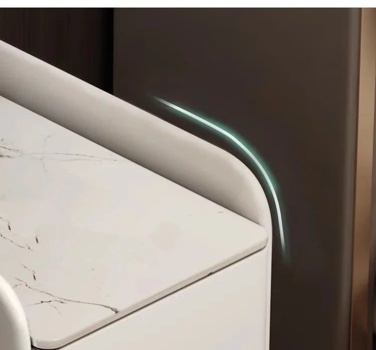 Table de chevet à poignée dorée et plateau en marbre