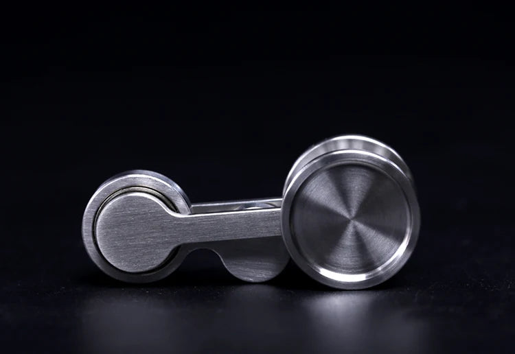 Newton's Chaos Pendulum Spinner