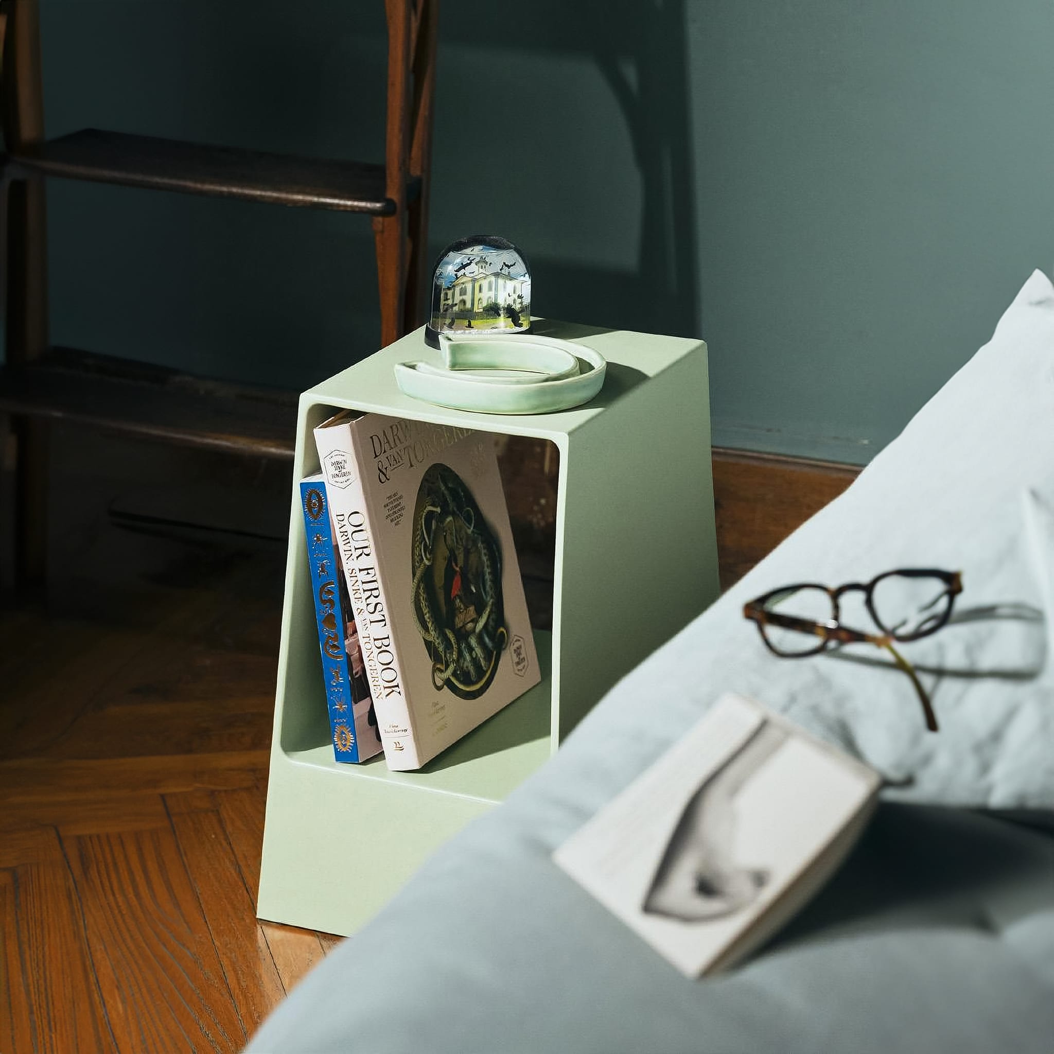 TOMO End Table Indoor & Outdoor Use