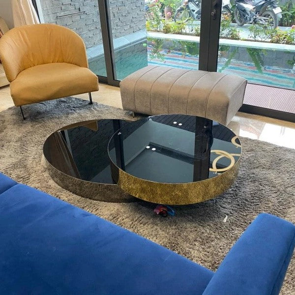 Mesa de centro doble anidable chapada en oro BT19